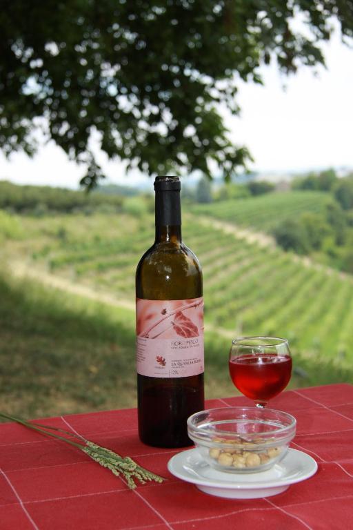 فيلا مونكالفوفي La Quercia Rossa المظهر الخارجي الصورة